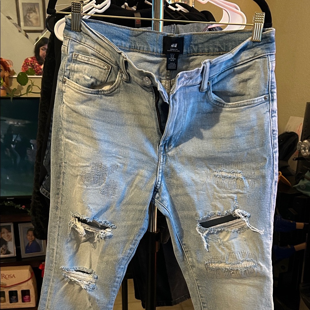 H&M Light Blue Distressed Skinny Jeans